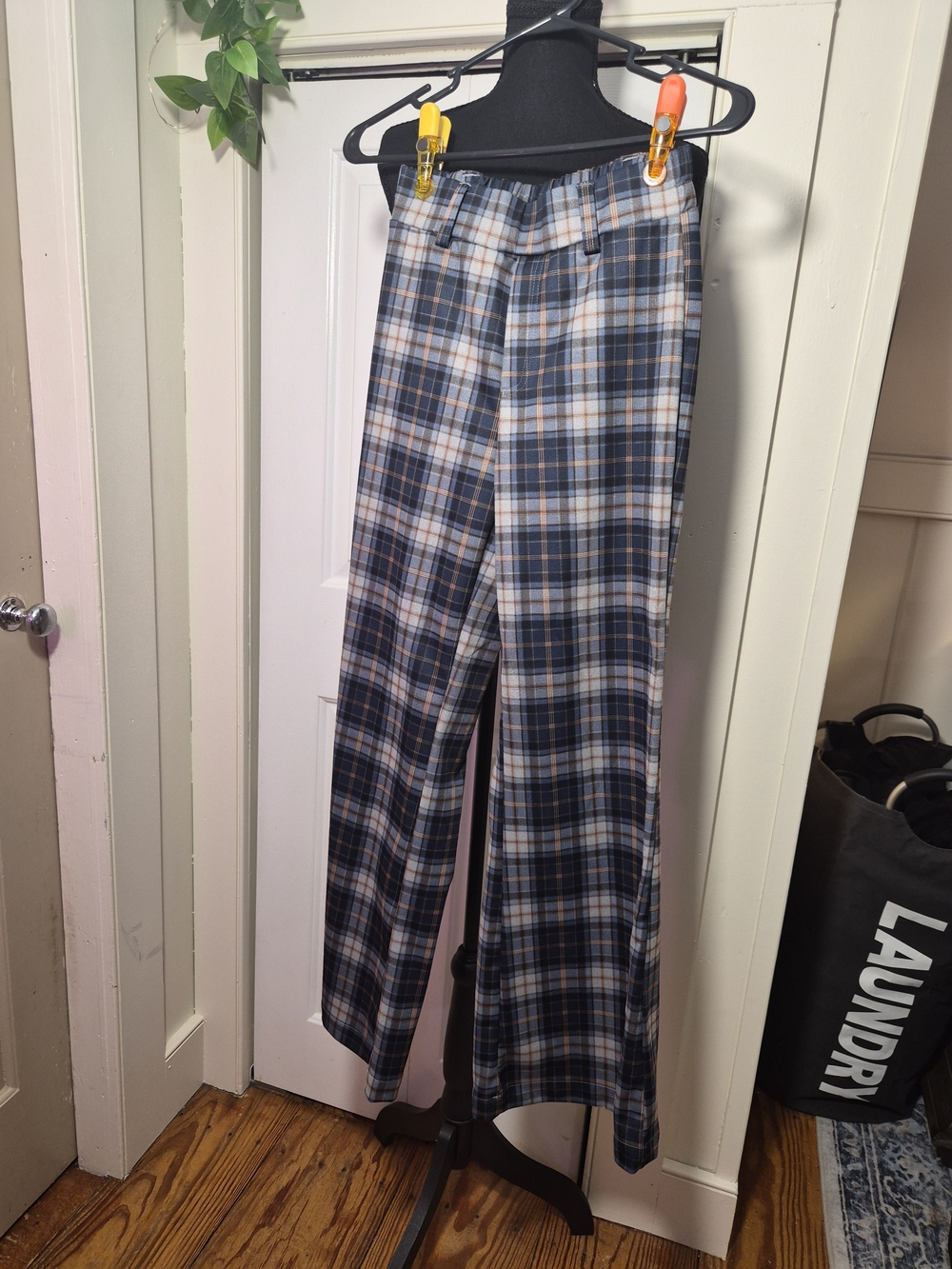 Plaid Wide-Leg Women’s Trousers in Navy and Cream